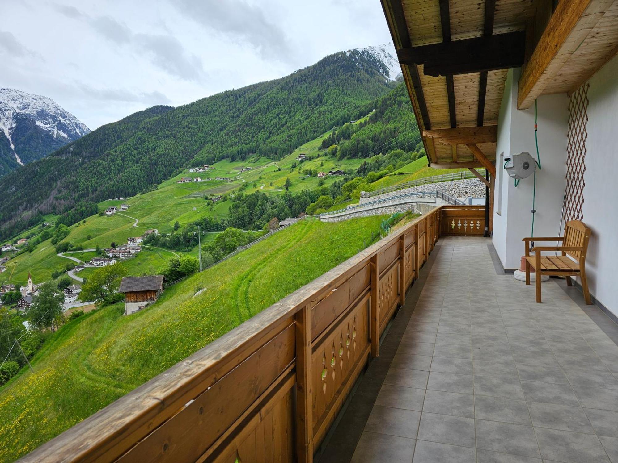 Alpenblick Lodge Tscholl Martello Exterior photo